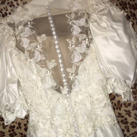 Long tail Vintage wedding dress from the 70s - Picture 10 of 11